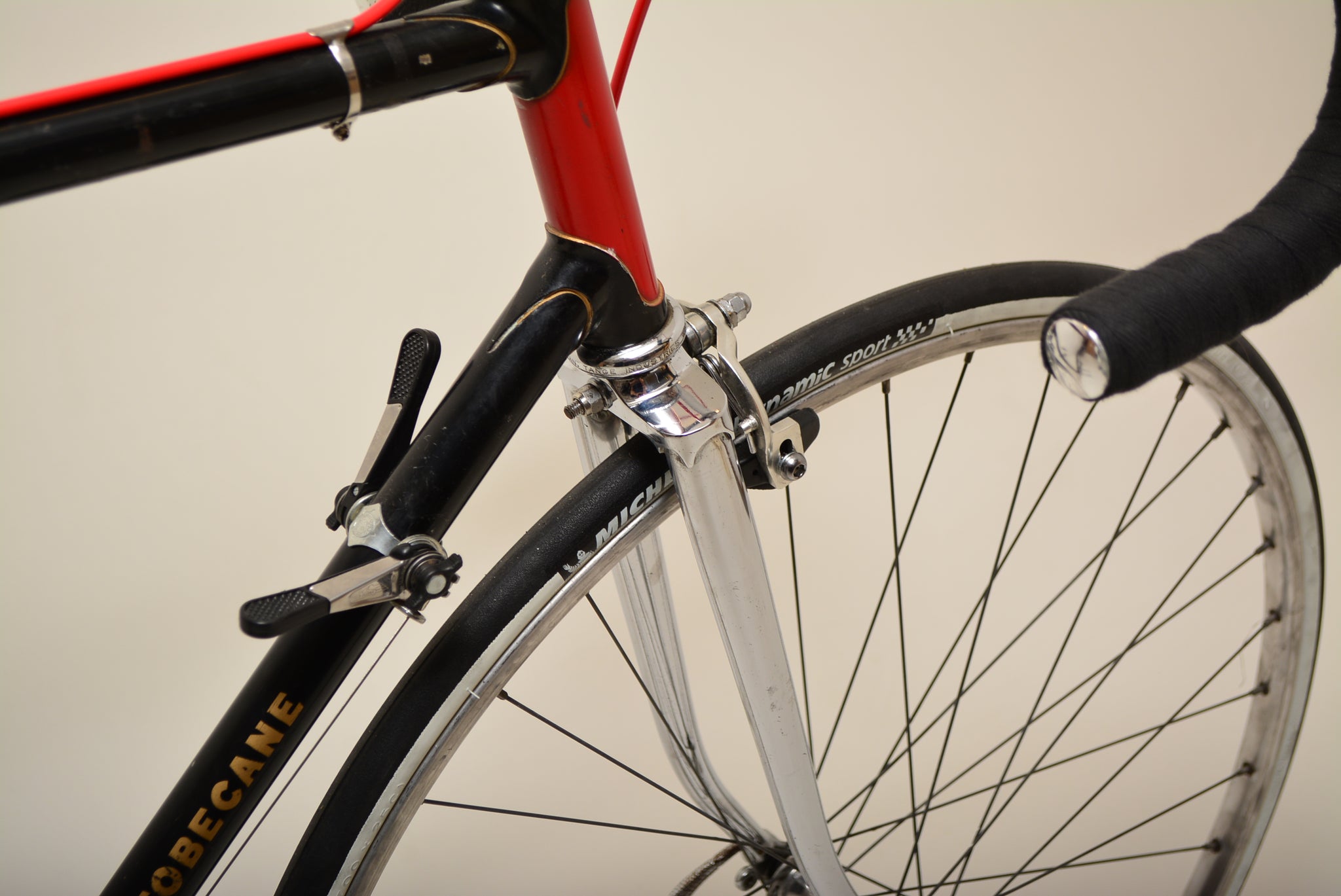 Vélo route MOTOBECANE style fixie révisé et en bon état - Vélos Vélo route MOTOBECANE style fixie révisé et en bon état - Vélos