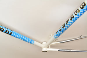 إطار دراجة الطريق Berardi باللون الأزرق مقاس 55 سم NOS مخزون قديم جديد