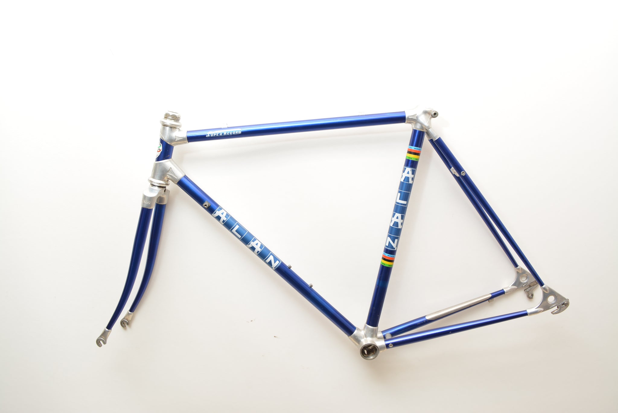 Cadre de vélo de course vintage Alan Record - tubes aluminium (🇮🇹) - Équipements vélos Cadre de vélo de course vintage Alan Record - tubes aluminium (🇮🇹) - Équipements vélos