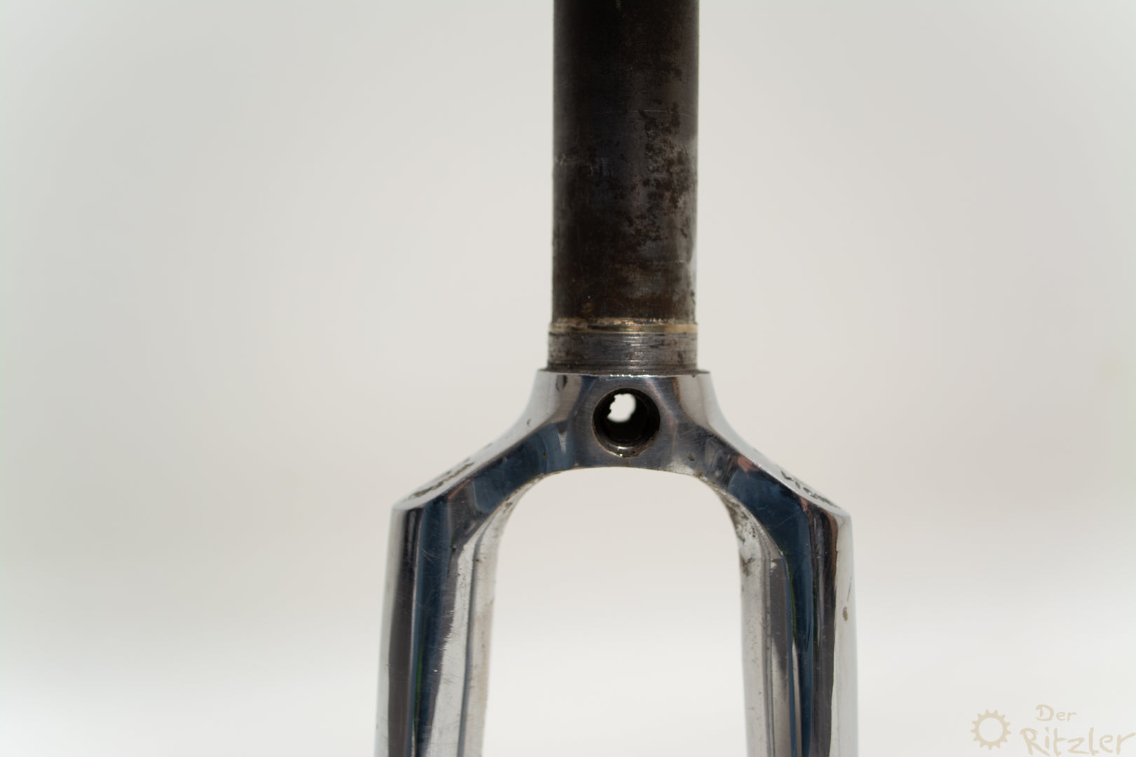 Fourche Vélo VTC Sélection CGN 28 Filetée 1 V-Brake à Tasseaux Fourche Vélo VTC Sélection CGN 28 Filetée 1 V-Brake à Tasseaux