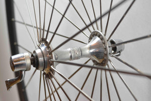 Campagnolo 322/101 C-Record auf Campagnolo Omega Strada Vorderrad