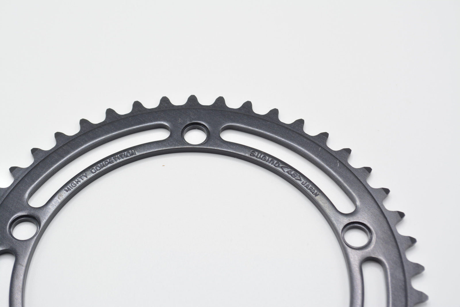 Sugino Kettenblatt 46 Zahn 144 mm Lochkreis NIB