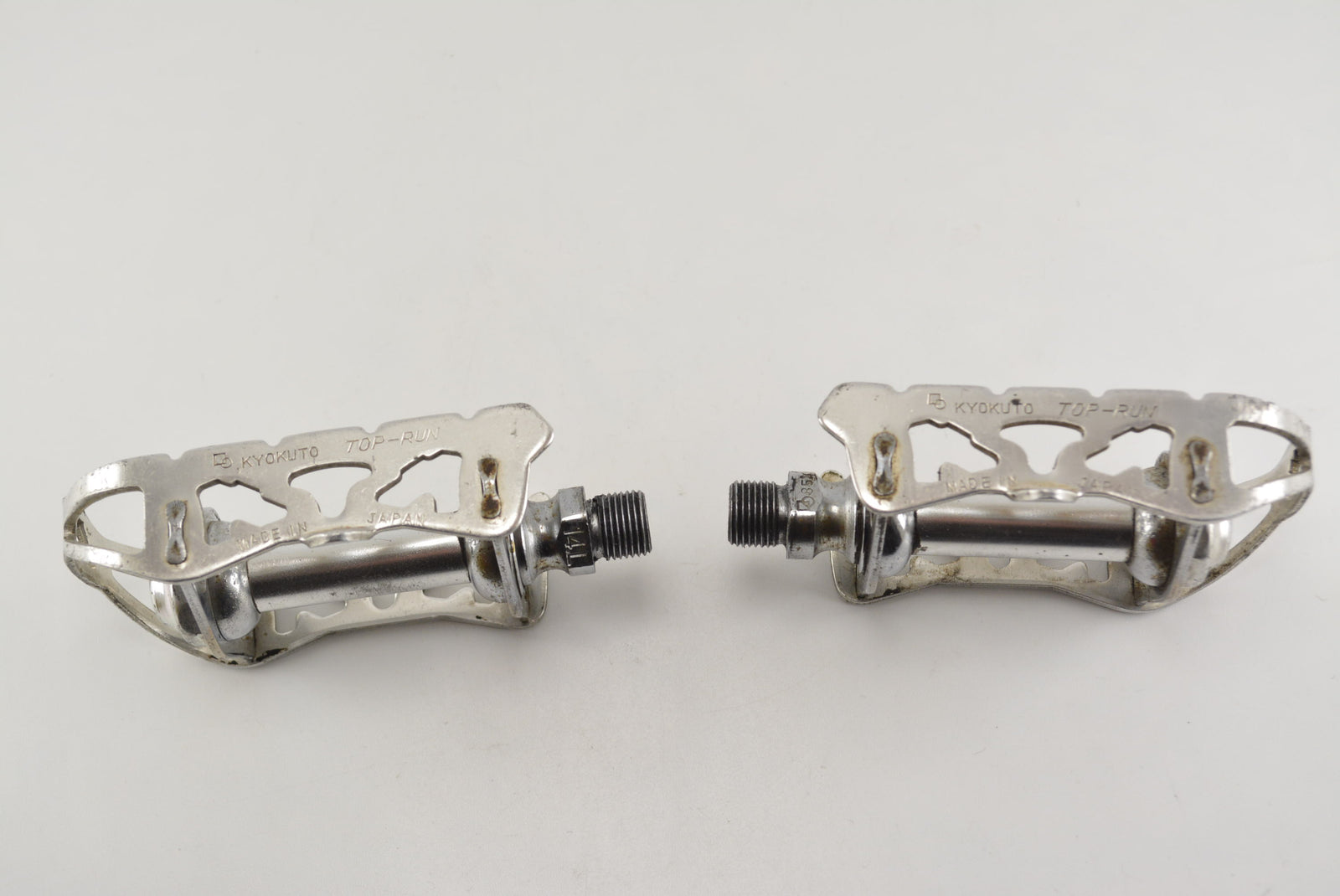 KKT Kyokuto Top-Run Pedale