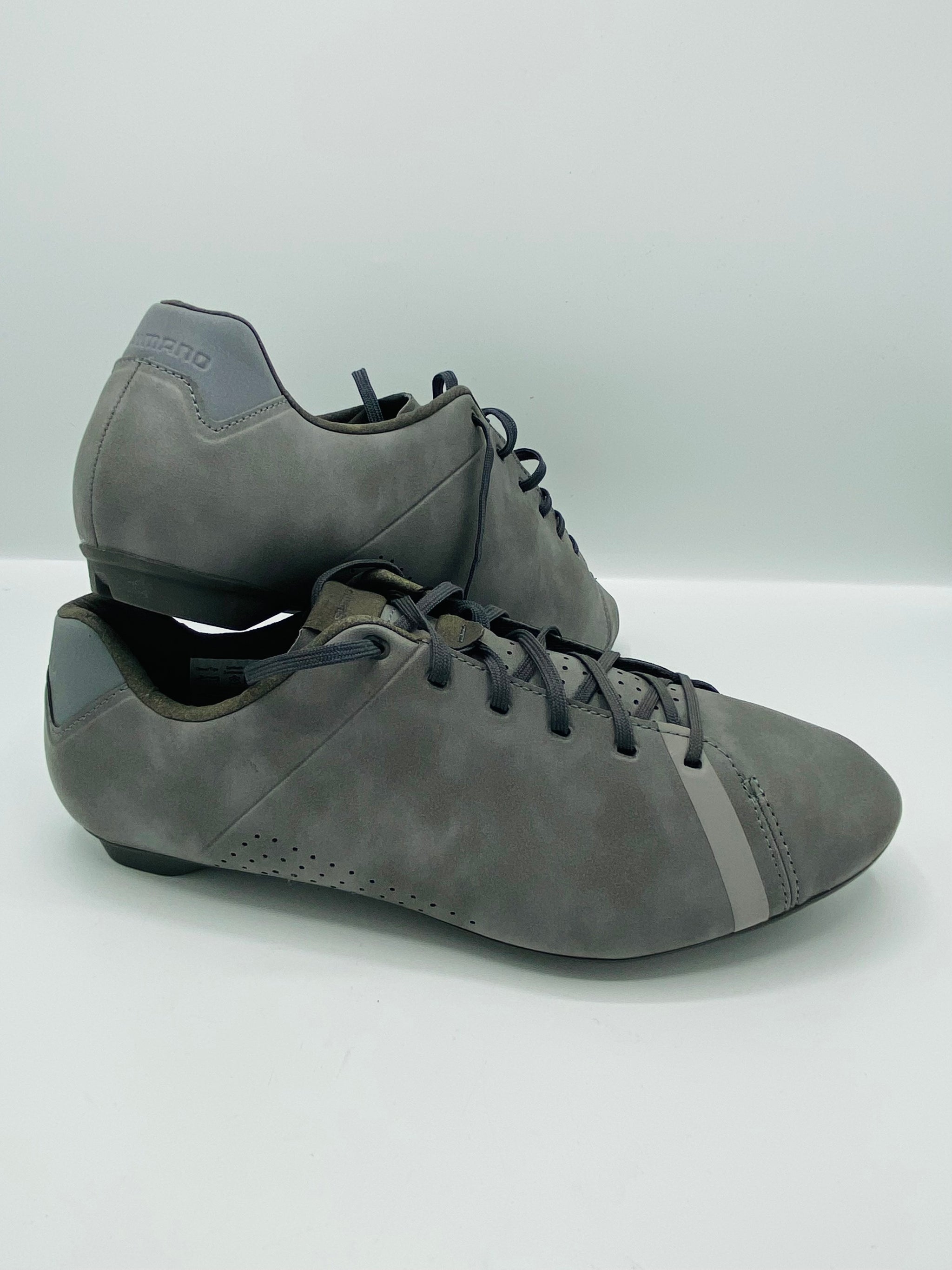 Chaussures vélo shimano t44 - Équipements vélos Chaussures vélo shimano t44 - Équipements vélos