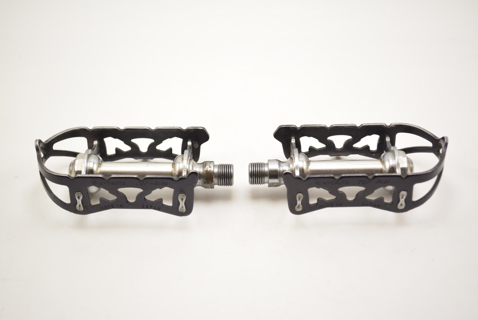 KKT Kyokuto Top-Run Pedale