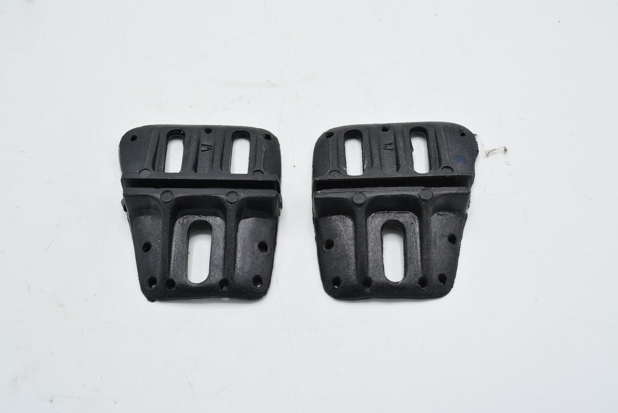 Cleats für klassische Körbchen Pedale