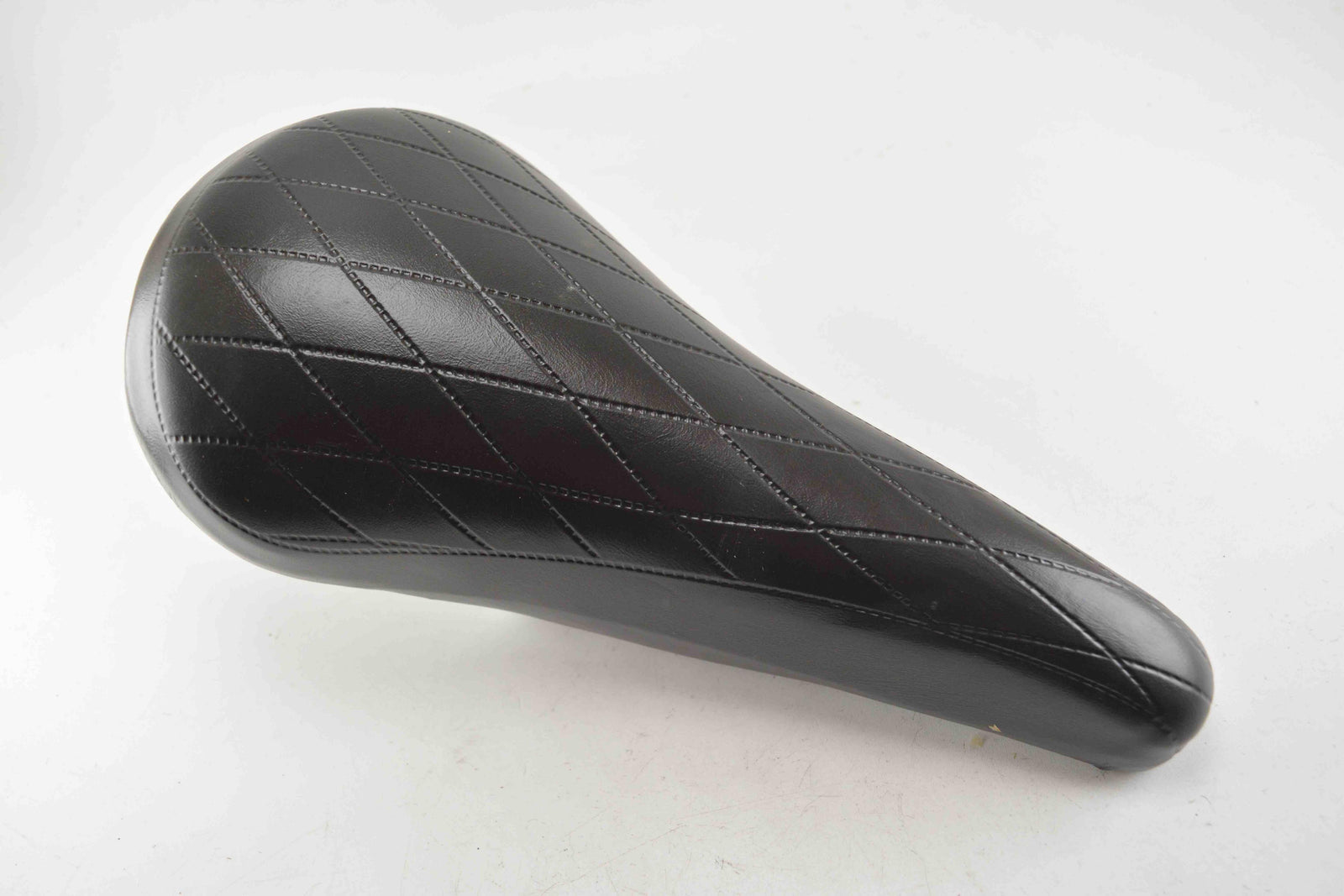 Kunstledersattel NOS