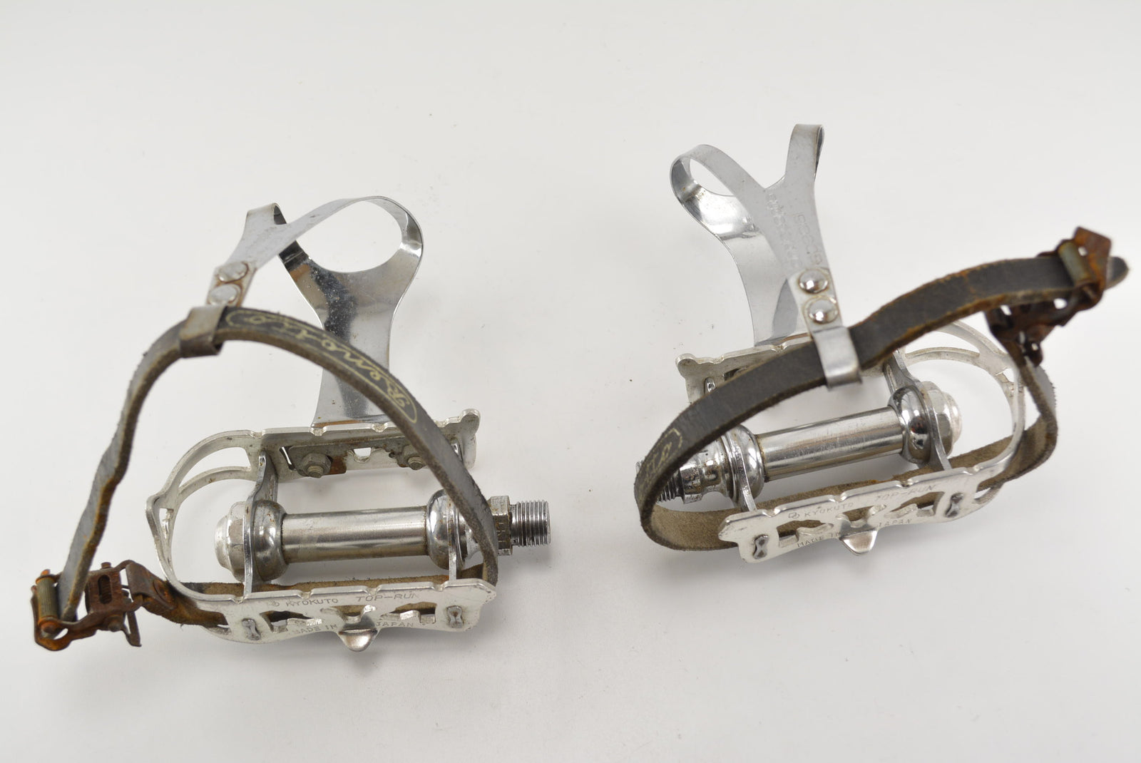 KKT Kyokuto Top-Run Pedale