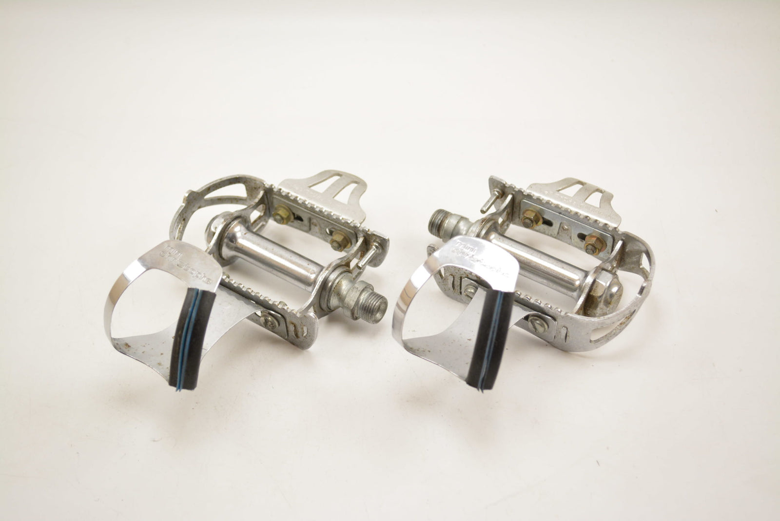 LYOTARD Rennradpedale 9/16" Gewinde mit CHRISTOPHE Mini Pedalhaken und MIKASHIMA Pedal Spins