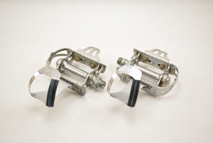 LYOTARD Rennradpedale 9/16" Gewinde mit CHRISTOPHE Mini Pedalhaken und MIKASHIMA Pedal Spins