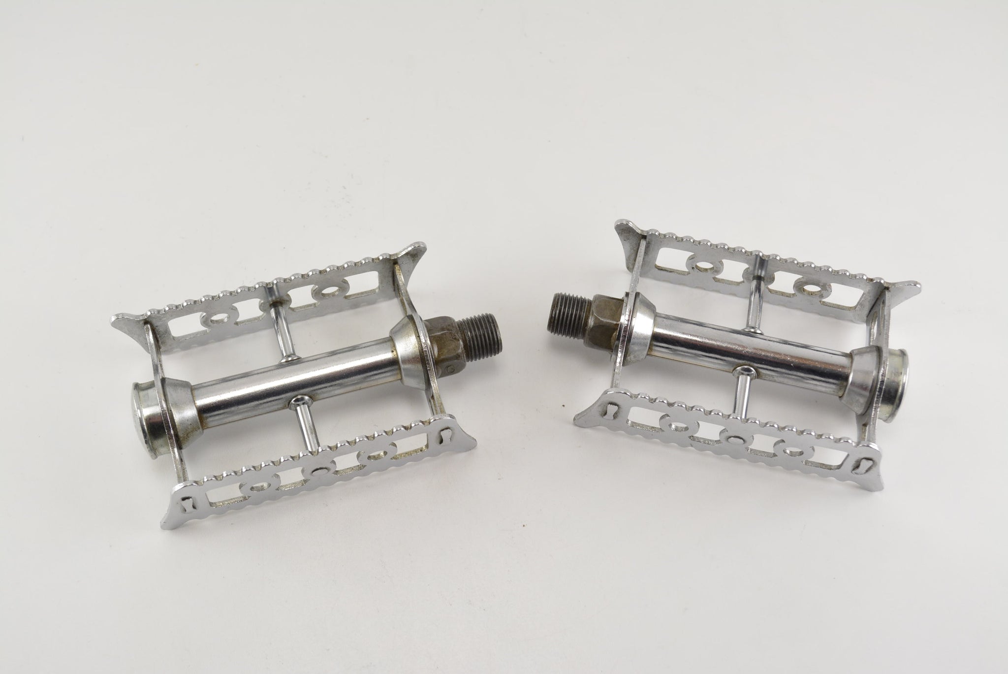 french thread pedals Lyotard 36 pedals french Thread