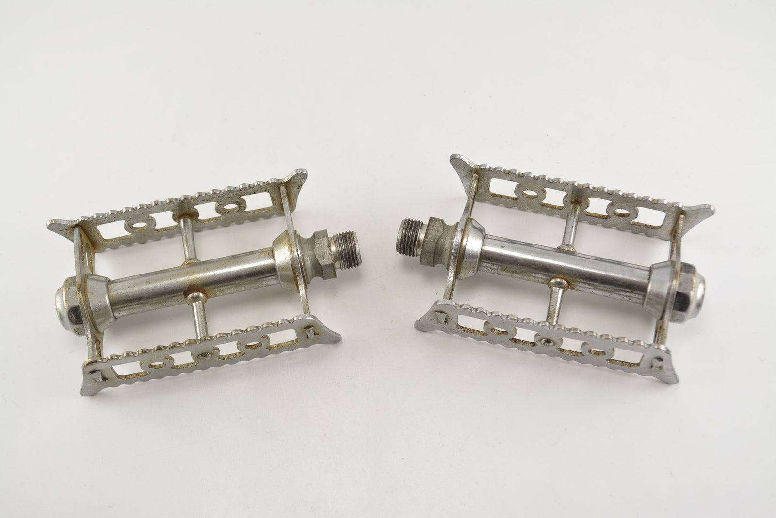 Lyotard 36 bis Pedale