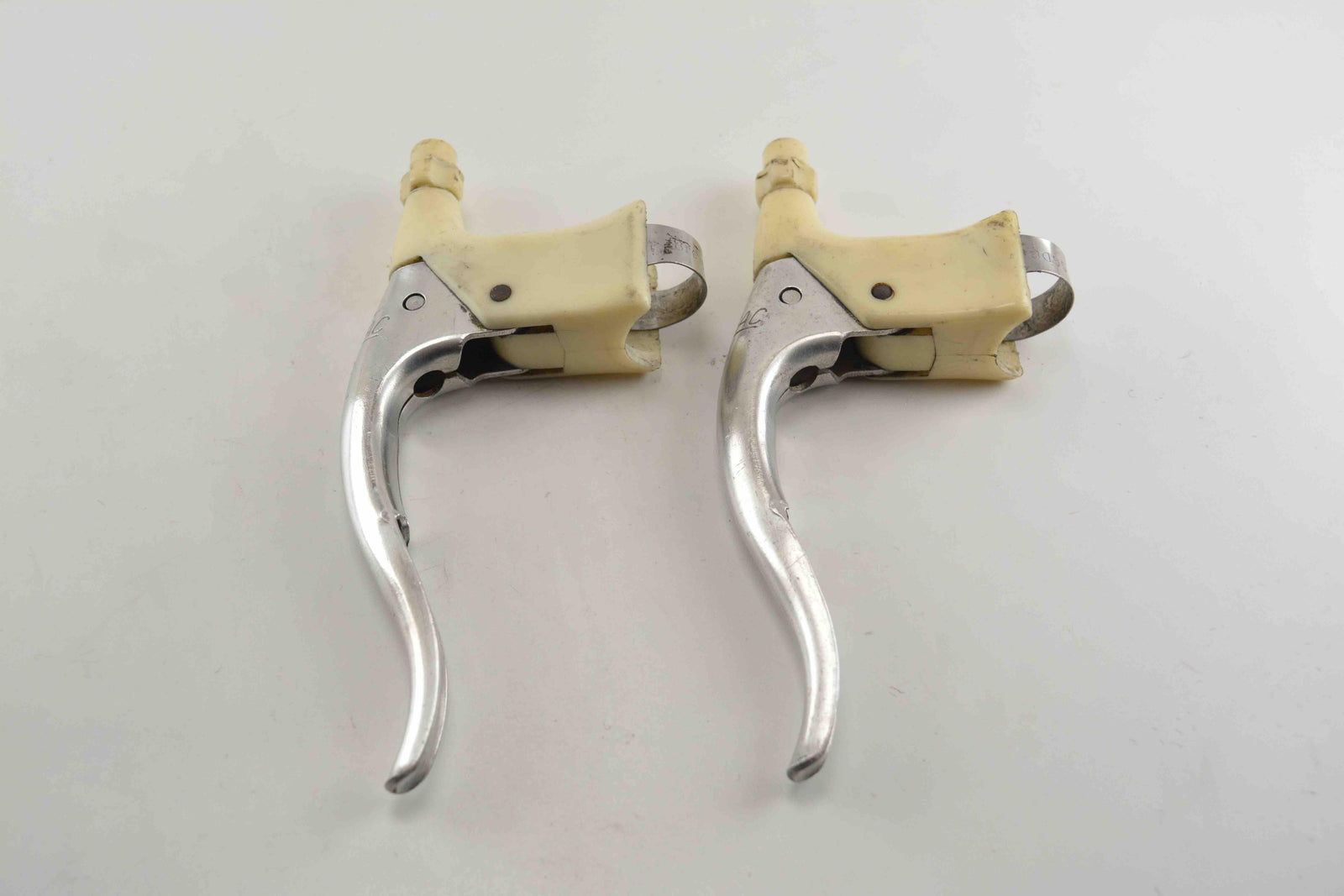 Mafac Course 130 Bremshebel weiß