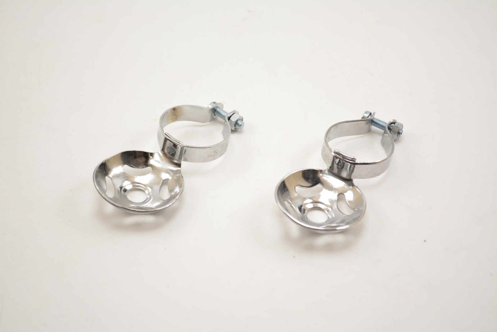 REG Pumpenhalterschelle