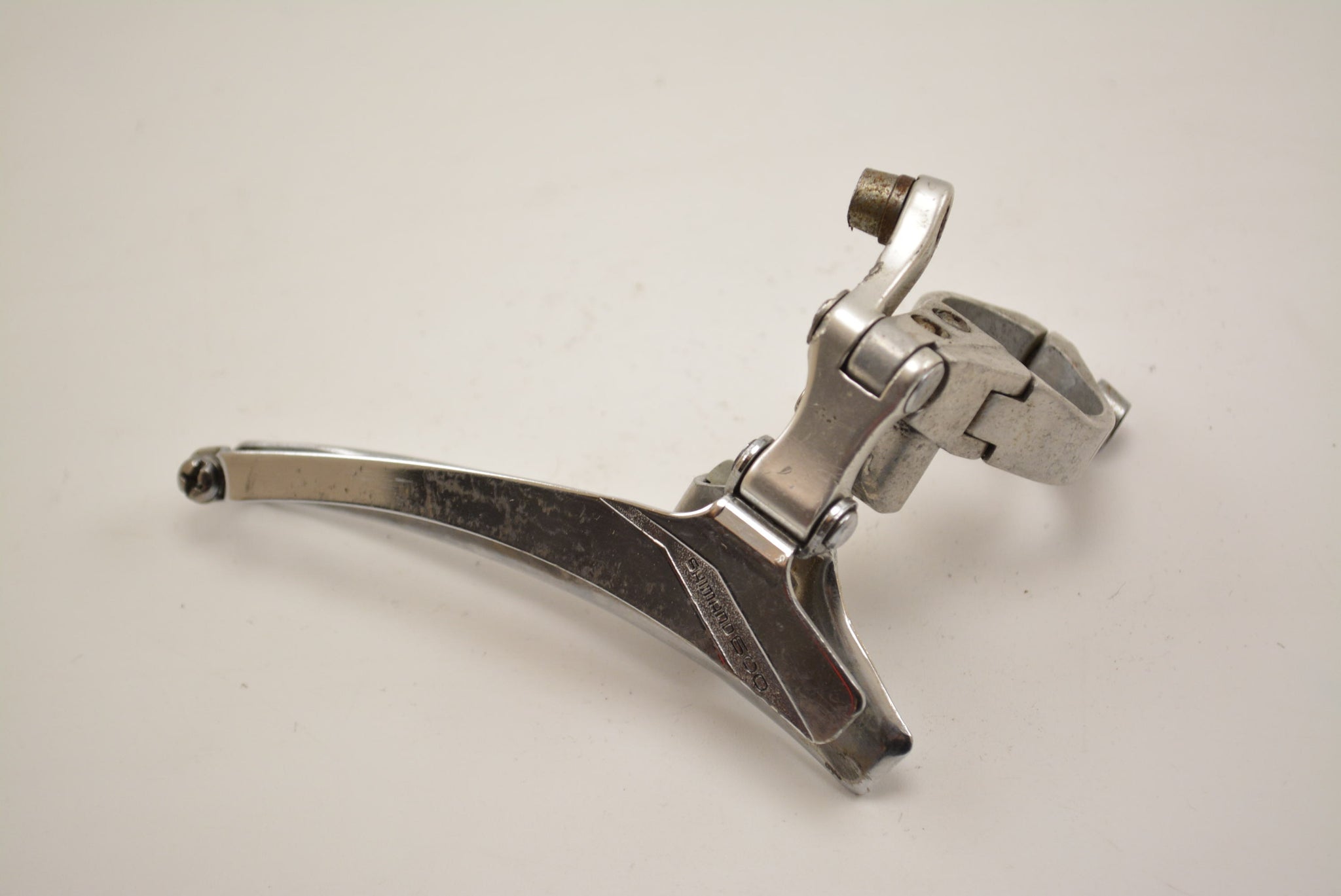 Nice Used Shimano 600 FD-6207 Double Clamp-On 28.6mm Front Derailleur Nice Used Shimano 600 FD-6207 Double Clamp-On 28.6mm Front Derailleur