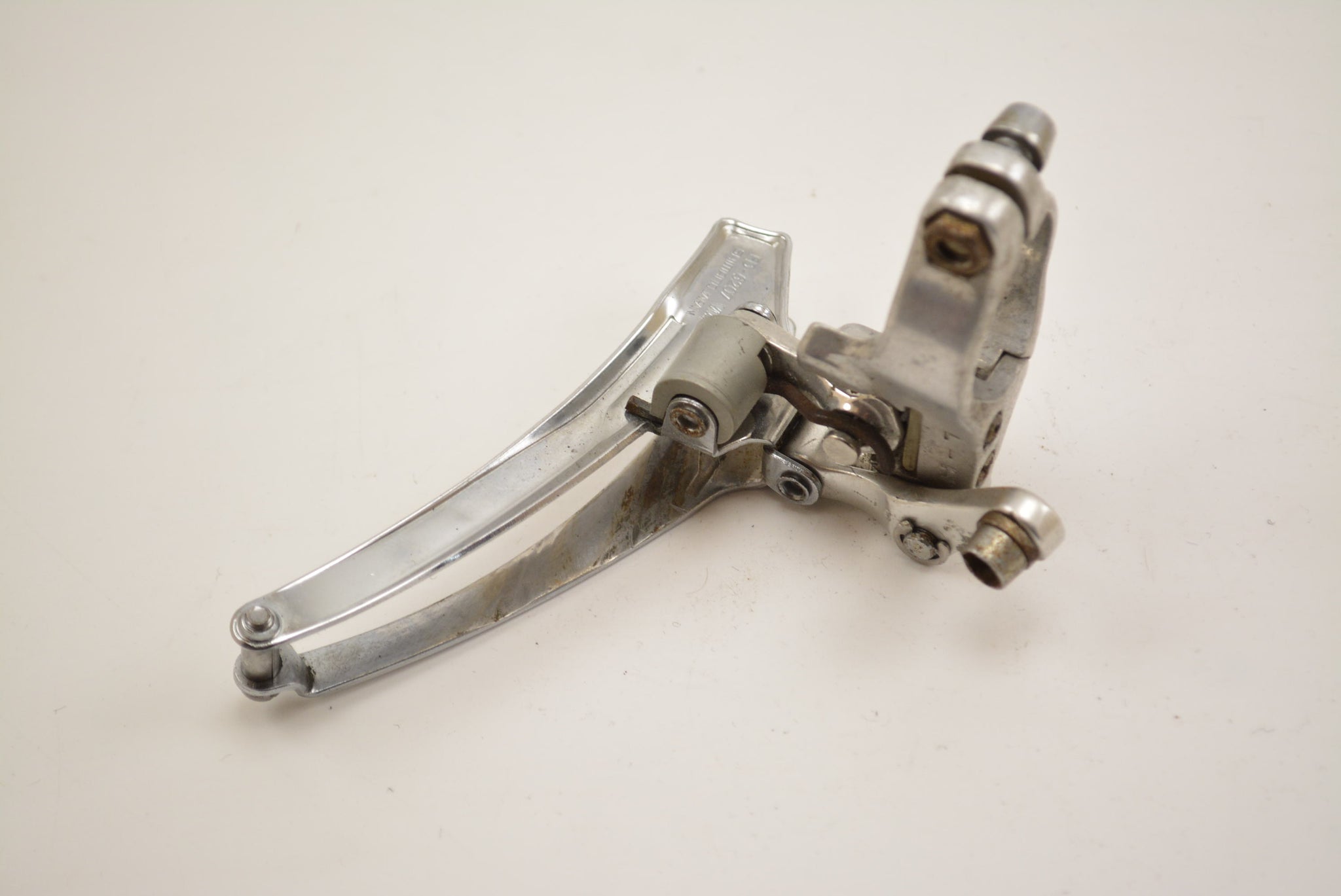 Pince dérailleur avant vintage Shimano 600 FD-6207 VIA sur Pince dérailleur avant vintage Shimano 600 FD-6207 VIA sur