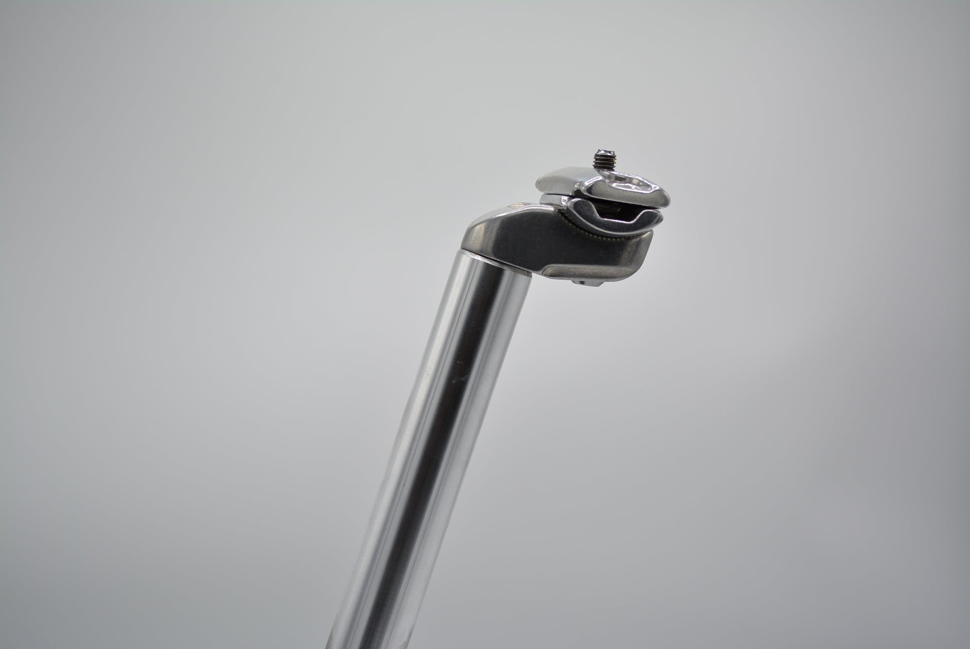 Sattelstütze Silber 25mm - 31,8mm Neu Rennradteile Seat Post NOS