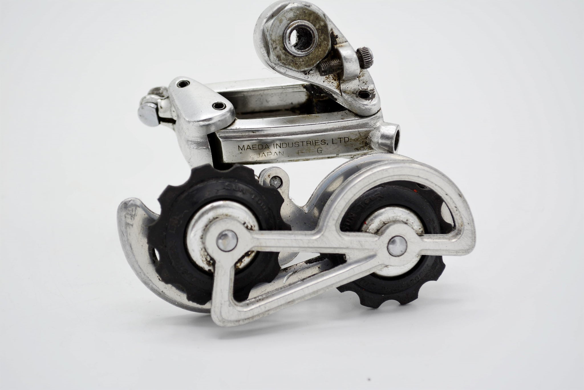 Dérailleur arrière SR Suntour Duro 9 vitesses chape longue, au meilleur prix Dérailleur arrière SR Suntour Duro 9 vitesses chape longue, au meilleur prix