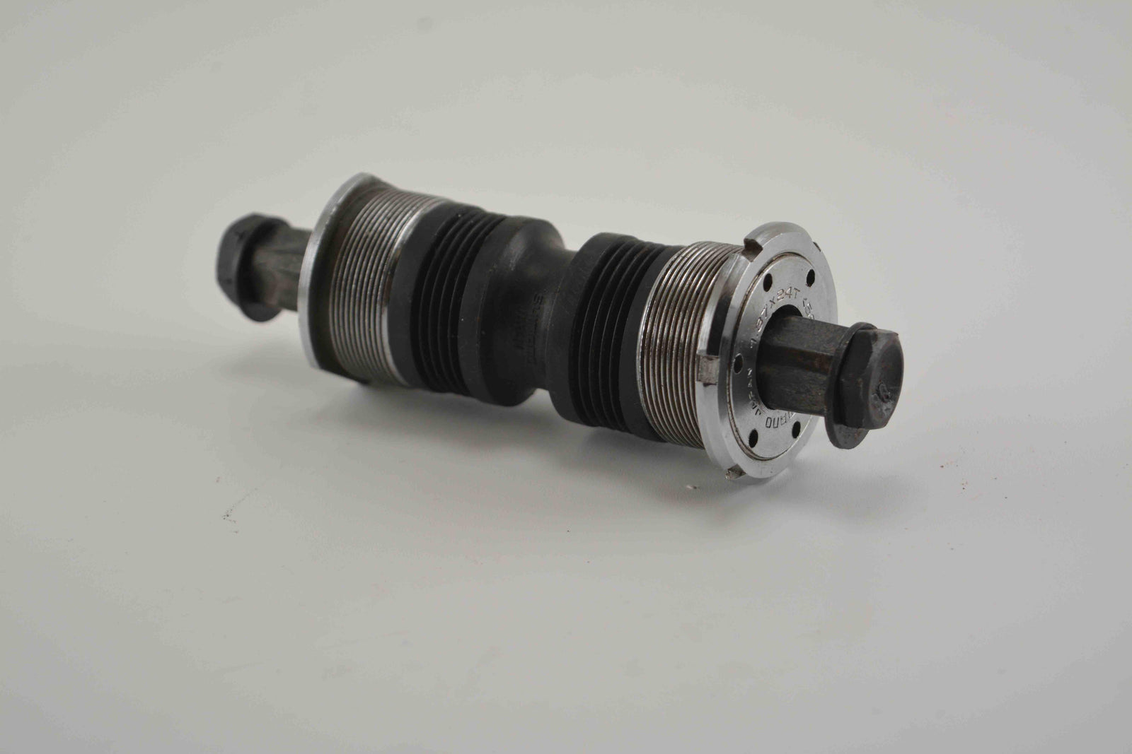 Shimano BB-6200, 600EX BSA 1.37x24T Innenlager 116mm