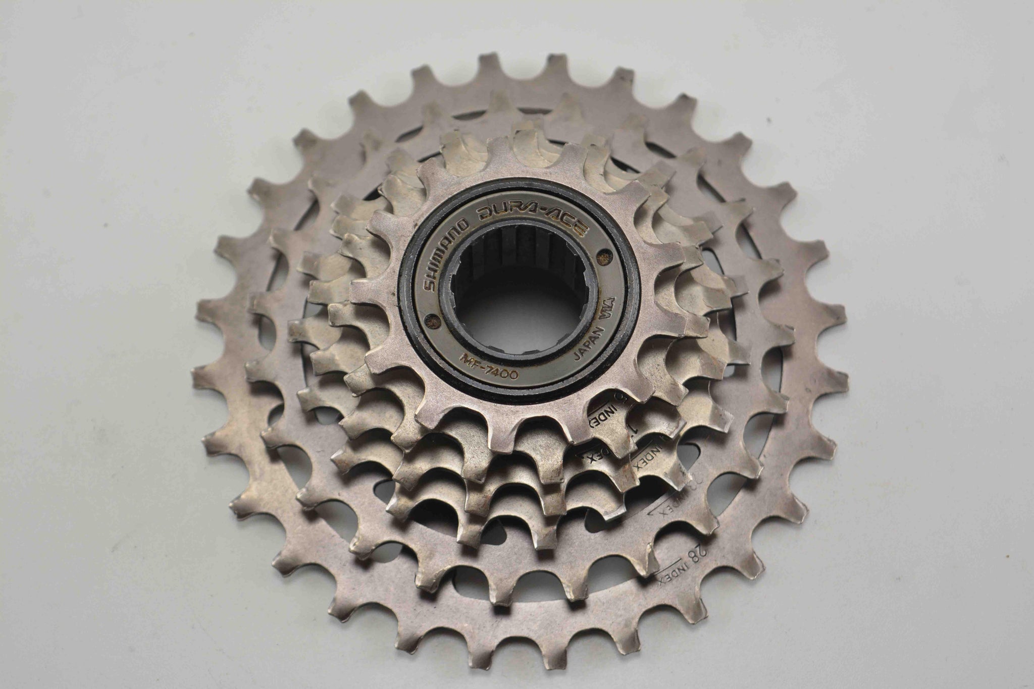 Shimano Dura-Ace MF-7400 6-fach Schraubkranz 13-28 Zähne - Der Ritzler Shimano Dura-Ace MF-7400 6-fach Schraubkranz 13-28 Zähne - Der Ritzler