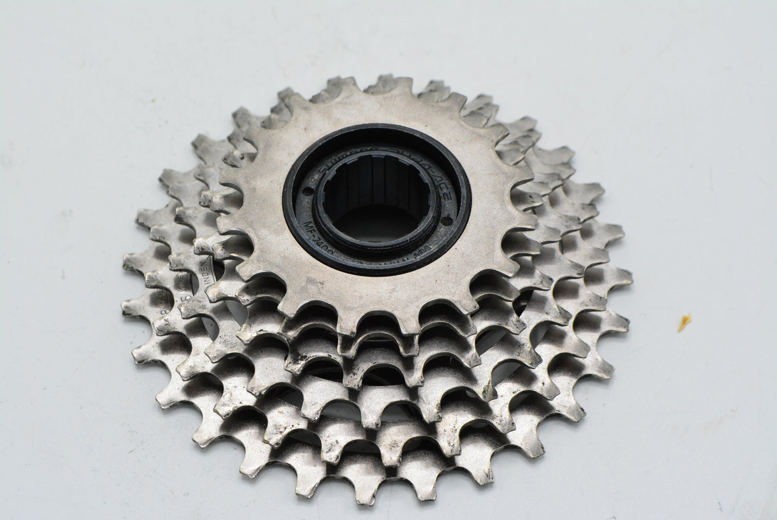 Shimano Dura Ace MF-7400 Schraubkranz 16-28 Zahn