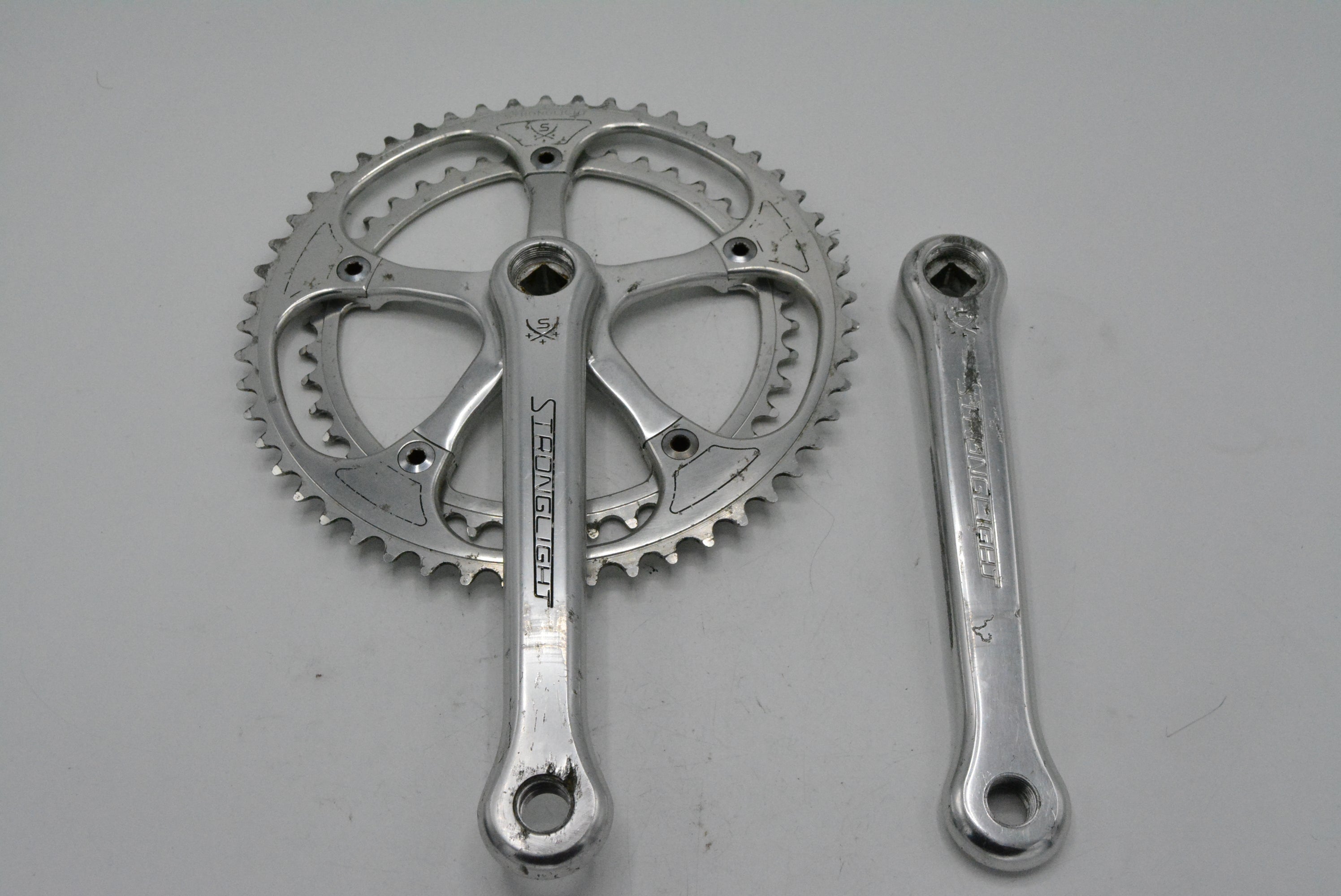 RARE STRONGLIGHT 107 DELTA AERO Crankset Vintage Bike Campagnolo Cinelli EUR 400,00 - FR RARE STRONGLIGHT 107 DELTA AERO Crankset Vintage Bike Campagnolo Cinelli EUR 400,00 - FR
